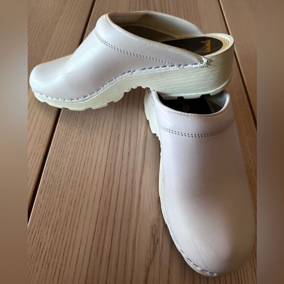 Vollsja Geniune Leather Wooden Clogs Made in EU White size 40/ 10 - Picture 1 of 10